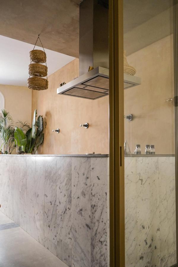 Haert Boutique Wellness Suites City Centre Гарлем Экстерьер фото